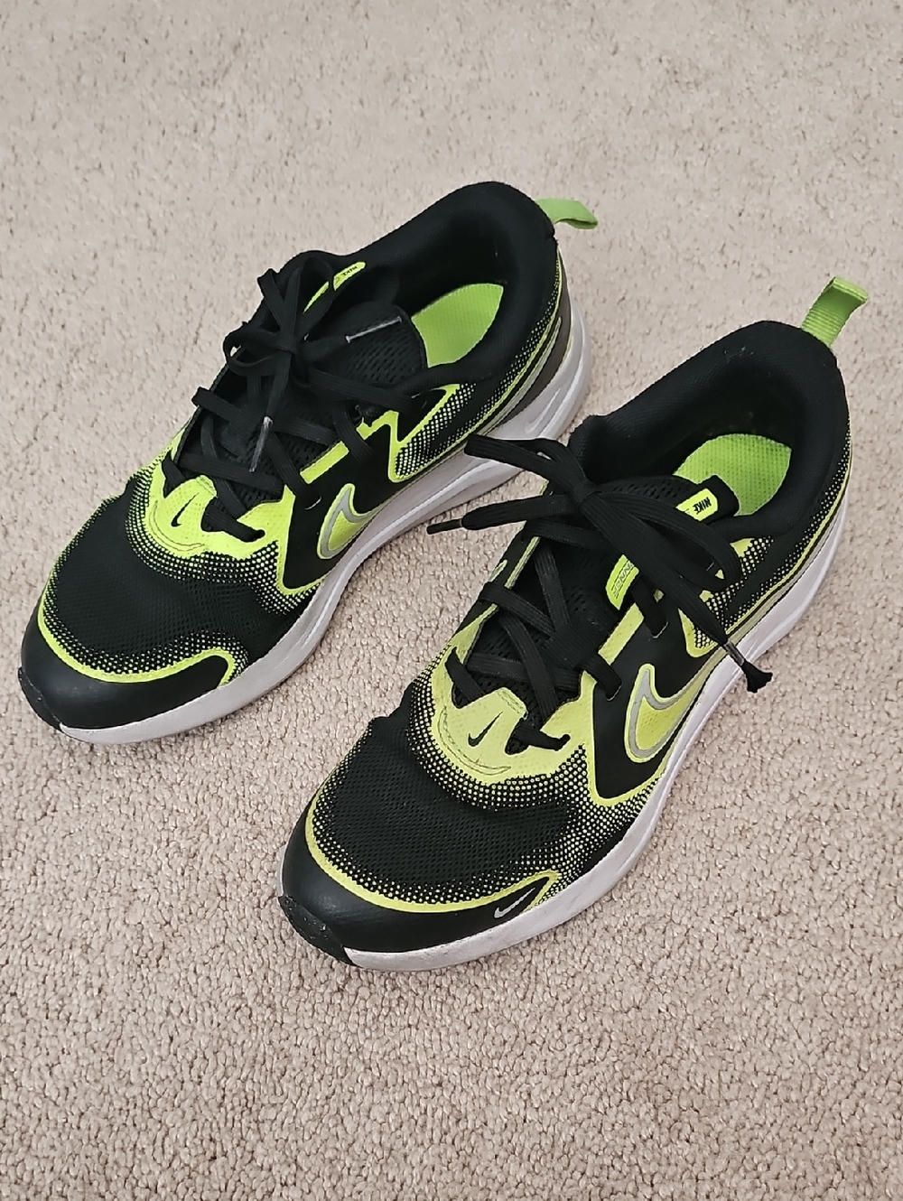 Nike Kids' Black & Neon Green Athletic Sneakers
